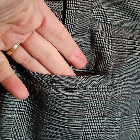 Larry Levine 14 Dress Walking Shorts - Picture 4 of 6